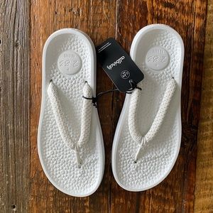 ALLBIRDS ❤️ NWT Sugar Zeffers Thong Flip Flops